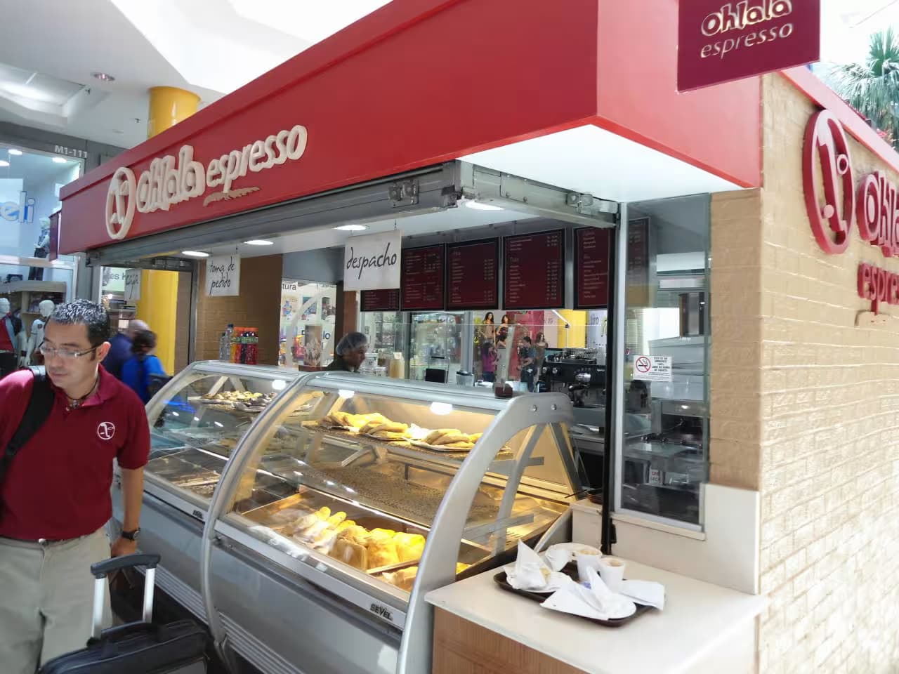 puesto de Ohlala Cafe espresso ubicado en el centro comercial Beco