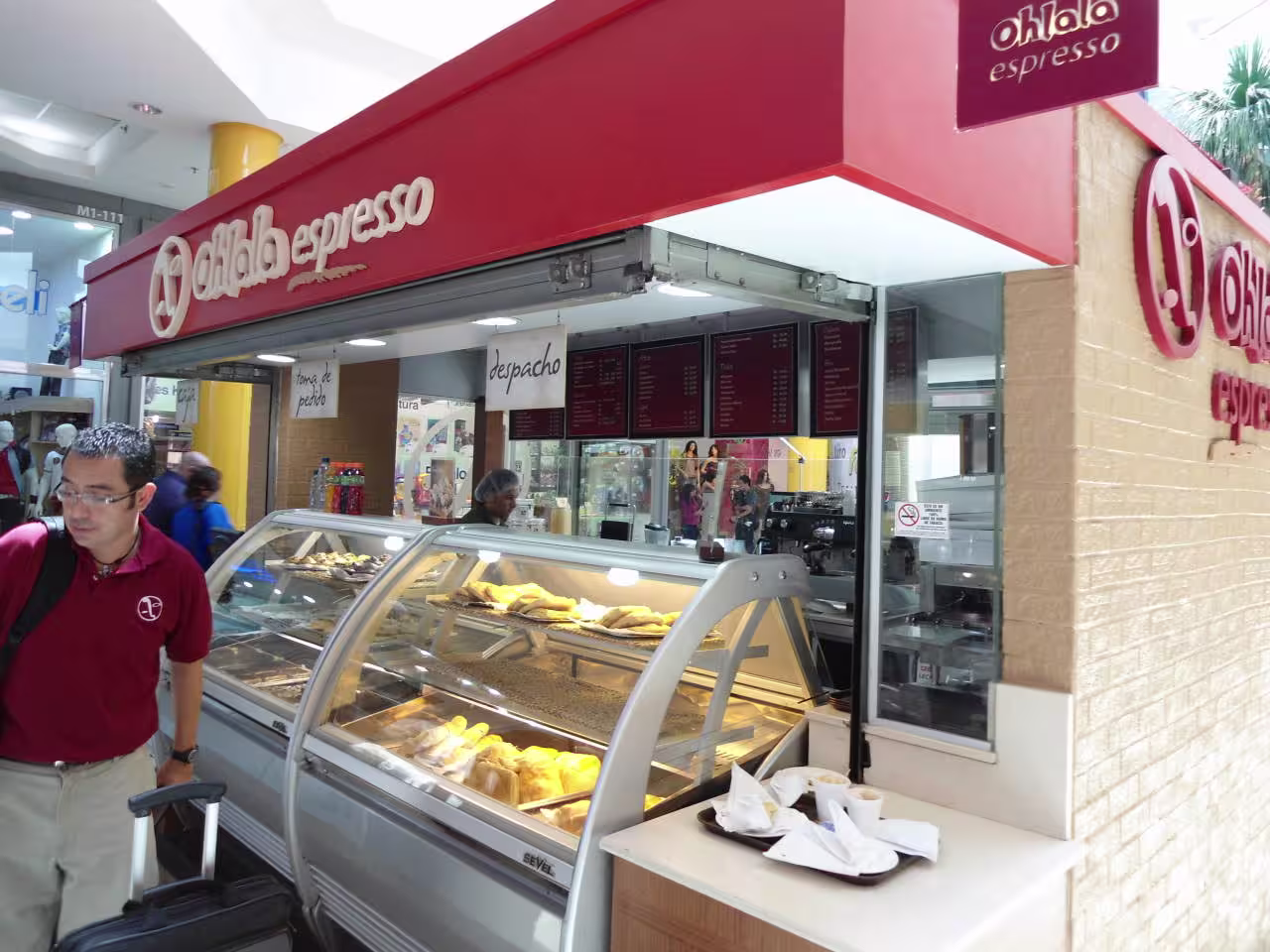 puesto de Ohlala Cafe espresso ubicado en el centro comercial Beco